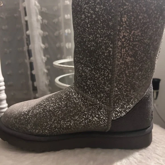 UGG Women's Speckled Gray Winter Boots - Picture 5 of 7